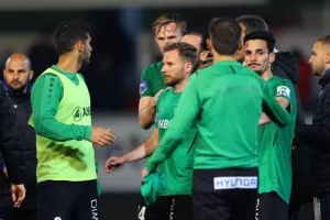 Νέα Σαλαμίνα-Ολυμπιακός: Συμβιβασμός με 4 γκολ! (φώτος)