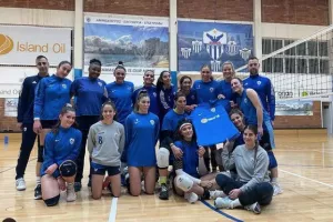 Το Βόλεϊ Γυναικών της Ανόρθωσης στο πλευρό του μικρού Σταύρου