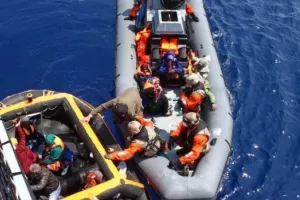 Νέα τραγωδία στη Μεσόγειο: Τουλάχιστον 30 νεκροί μετανάστες σε ναυάγιο