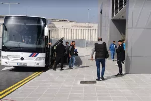 Η άφιξη του Απόλλωνα (Φώτος)