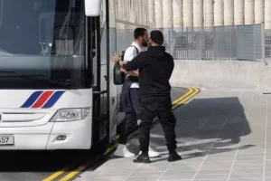 Η άφιξη του Απόλλωνα (Φώτος)