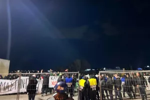 ΒΙΝΤΕΟΣ/Η διαμαρτυρία από τους Ομονοιάτες