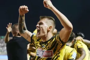 «Έτοιμος να υπογράψει νέο συμβόλαιο με την ΑΕΚ ο Σιμάνσκι»