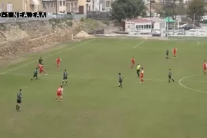 Το ερυθρόλευκο διπλό (Στιγμιότυπα)