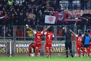 Πάφος - Νέα Σαλαμίνα: Ερυθρόλευκοι... ακάθεκτοι - Διπλό και φουλ για εξάδα! (Φώτος)