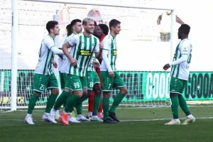 Άρης - Νέα Σαλαμίνα: Υπόθεση ενός ημιχρόνου... η 5η σερί νίκη! (Φώτος)