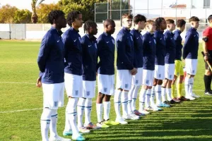 Εθνική Κ16: Φιλικό υψηλού επιπέδου και ήττα από Αγγλία (φωτορεπορτάζ)