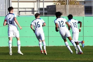 Εθνική Κ16: Φιλικό υψηλού επιπέδου και ήττα από Αγγλία (φωτορεπορτάζ)
