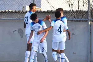 Εθνική Κ16: Φιλικό υψηλού επιπέδου και ήττα από Αγγλία (φωτορεπορτάζ)