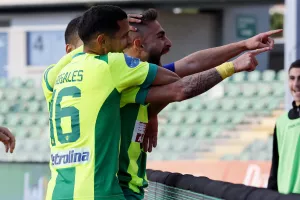 ΒΙΝΤΕΟ/Απευθείας εκτέλεση φάουλ και... 1-0 με Εγγλέζου