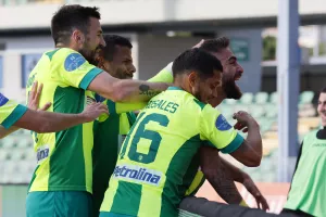 ΒΙΝΤΕΟ/Απευθείας εκτέλεση φάουλ και... 1-0 με Εγγλέζου