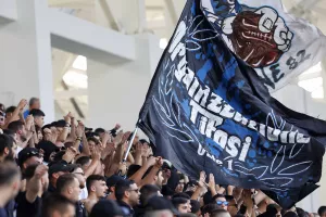 (Φωτορεπορτάζ) Ο κόσμος στο Απόλλων - ΑΕΚ