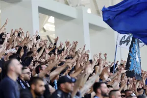 (Φωτορεπορτάζ) Ο κόσμος στο Απόλλων - ΑΕΚ