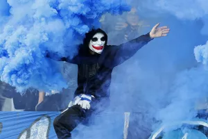 Ρίψη καπνογόνων από ΘΥΡΑ 1 προκάλεσε... καθυστέρηση (φώτος/βίντεο)