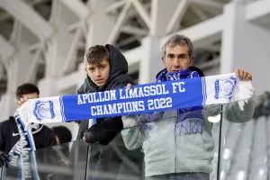 (Φωτορεπορτάζ) Ο κόσμος στο Απόλλων - Καρμιώτισσα