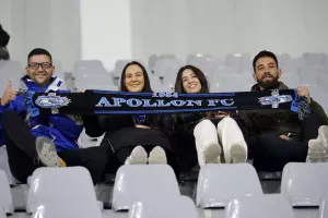 (Φωτορεπορτάζ) Ο κόσμος στο Απόλλων - Καρμιώτισσα