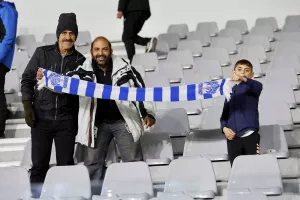 (Φωτορεπορτάζ) Ο κόσμος στο Απόλλων - Καρμιώτισσα