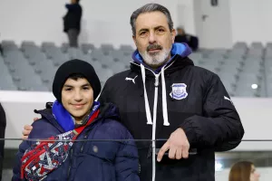 (Φωτορεπορτάζ) Ο κόσμος στο Απόλλων - Καρμιώτισσα