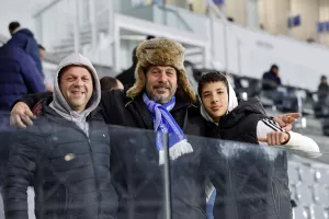 (Φωτορεπορτάζ) Ο κόσμος στο Απόλλων - Καρμιώτισσα