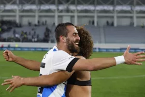 Απόλλων - ΑΕΚ: Τεράστια νίκη με 10 παίκτες, ο Ουάρντα στο 97' "κλείδωσε" την εξάδα! (φώτος)