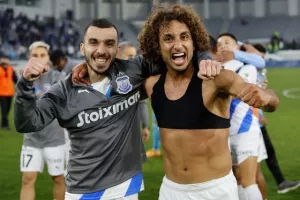 Απόλλων - ΑΕΚ: Τεράστια νίκη με 10 παίκτες, ο Ουάρντα στο 97' "κλείδωσε" την εξάδα! (φώτος)