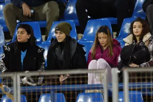 (Φωτορεπορτάζ) Ο κόσμος στο "Στέλιος Κυριακίδης"