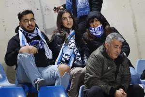 (Φωτορεπορτάζ) Ο κόσμος στο "Στέλιος Κυριακίδης"