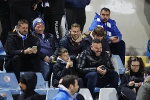 (Φωτορεπορτάζ) Ο κόσμος στο "Στέλιος Κυριακίδης"