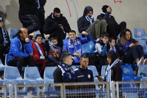 (Φωτορεπορτάζ) Ο κόσμος στο "Στέλιος Κυριακίδης"