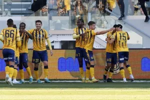 ΑΕΛ - ΑΕΚ: Της έσπασε το σερί και έμεινε... ζωντανή για εξάδα! (Φώτος)