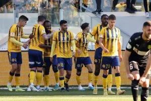 ΑΕΛ - ΑΕΚ: Της έσπασε το σερί και έμεινε... ζωντανή για εξάδα! (Φώτος)
