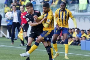 ΑΕΛ - ΑΕΚ: Της έσπασε το σερί και έμεινε... ζωντανή για εξάδα! (Φώτος)
