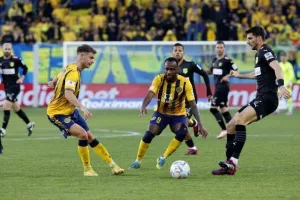 ΑΕΛ - ΑΕΚ: Της έσπασε το σερί και έμεινε... ζωντανή για εξάδα! (Φώτος)