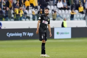 ΑΕΛ - ΑΕΚ: Της έσπασε το σερί και έμεινε... ζωντανή για εξάδα! (Φώτος)