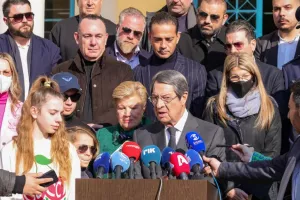 Αναστασιάδης: "Η Καίτη δεν τιμά το επίθετο της, δεν θέλω να σχολιάζω χυδαιότητες"