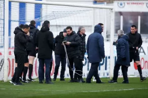 Ατρόμητος - ΑΕΚ: Στον αέρα ο αγώνας, πρόβλημα με το ύψος του δοκαριού! 