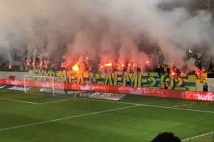 Κάηκε το πέταλο της Θύρας 3 με Pyro Show! (φώτος/βίντεο)