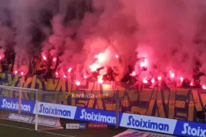 Κάηκε το πέταλο της Θύρας 3 με Pyro Show! (φώτος/βίντεο)