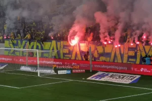 Κάηκε το πέταλο της Θύρας 3 με Pyro Show! (φώτος/βίντεο)