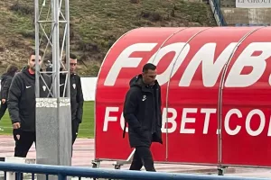 Στο γήπεδο οι ερυθρόλευκοι (φώτος)