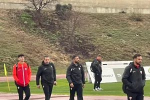 Στο γήπεδο οι ερυθρόλευκοι (φώτος)
