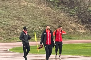 Στο γήπεδο οι ερυθρόλευκοι (φώτος)