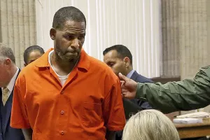 Ο R. Kelly καταδικάστηκε σε 20 χρόνια φυλάκισης για σεξουαλικά εγκλήματα εις βάρος ανηλίκων