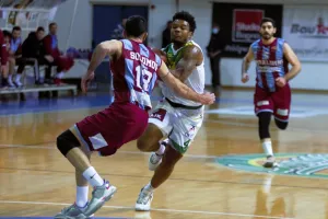 Εύκολα την 12η νίκη η Πετρολίνα ΑΕΚ (φώτος)