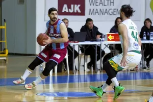 Εύκολα την 12η νίκη η Πετρολίνα ΑΕΚ (φώτος)