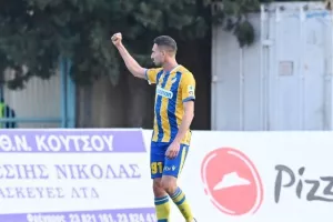 Μακέντα και στα δυο