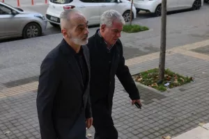 «Μη με χτυπάτε άλλο», είπε ο πατέρας του Άλκη και αποχώρησε έξαλλος από το δικαστήριο!