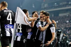 ΠΑΟΚ με ουσία, άναψε… κόκκινο στην ΑΕΚ και έμεινε ζωντανός για τίτλο!
