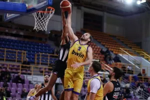 Πάτησε τον ΠΑΟΚ και πέταξε στα ημιτελικά και την ΑΕΚ το Περιστέρι!