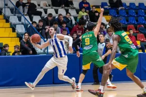 Συγχαρητήρια στον “Παγκόσμιο” Σανάτζε/Τα είπαν φιλικά ΑΕΚ και ΑΝΟΡΘΩΣΗ